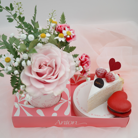 Crepe Cake Slice & Heart Macaron Flower Cup Set
